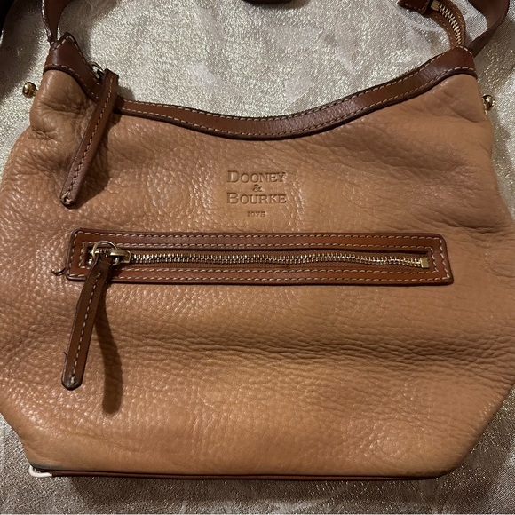 Dooney & Bourke Handbags - Vintage Dooney with callouts boho shoulder bag